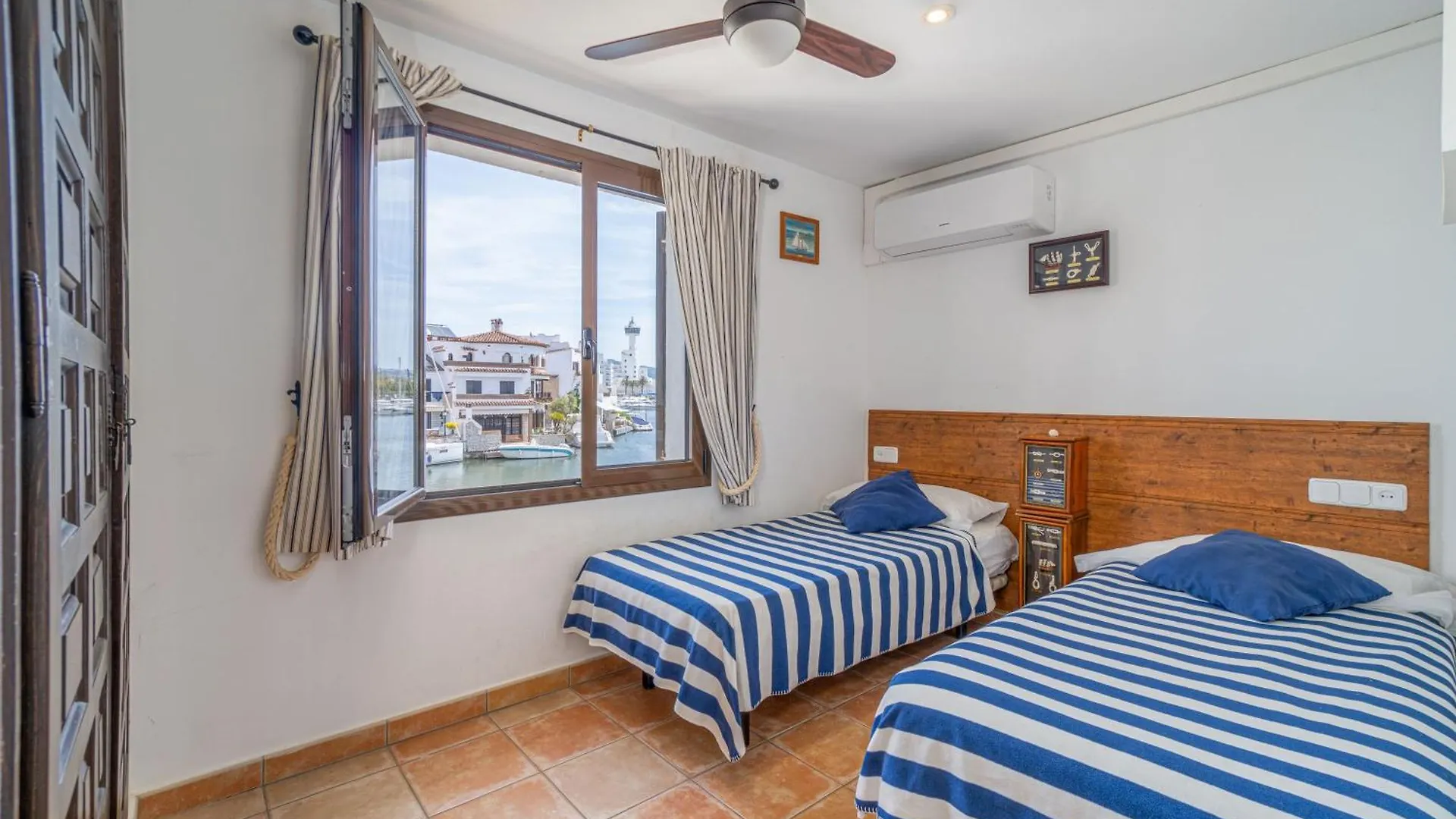 Empurialola- Casa Pescador Con Vistas Al Puerto En Empuriabrava- 151 Vila 0*, Empuriabrava